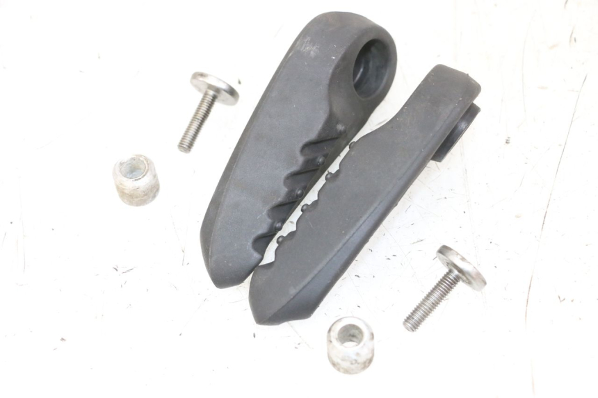 photo de PAIRE CALE PIED ARRIERE YAMAHA NEOS NEO'S 4T 50 (2008 - 2016) - Zoom état d’usage