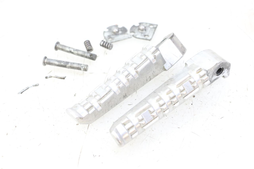 photo de PAIRE CALE PIED ARRIERE YAMAHA YP T-MAX TMAX 530 (2017 - 2020) - Détail de la pièce