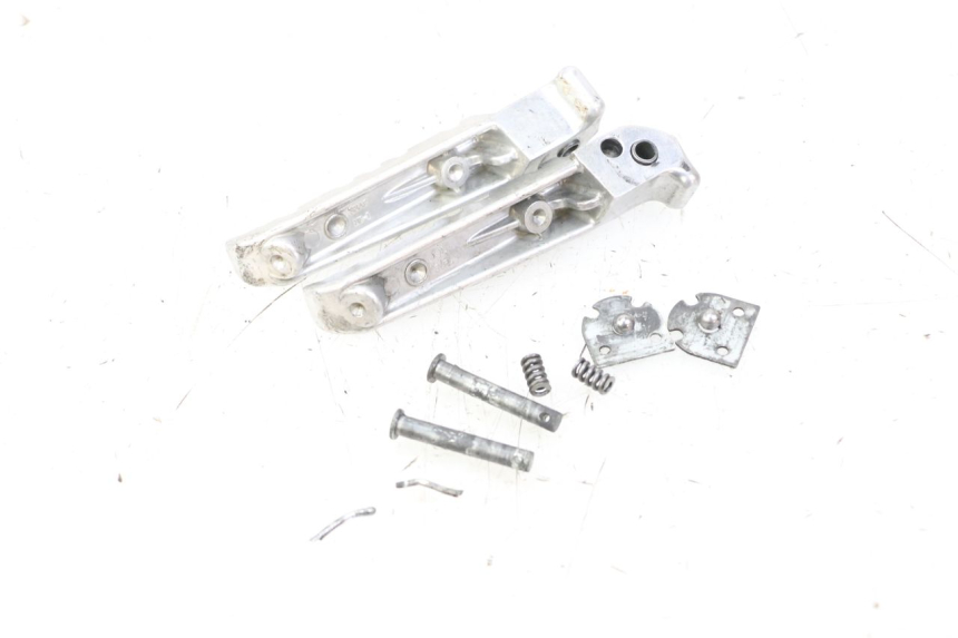 photo de PAIRE CALE PIED ARRIERE YAMAHA YP T-MAX TMAX 530 (2017 - 2020) - Zoom état d’usage