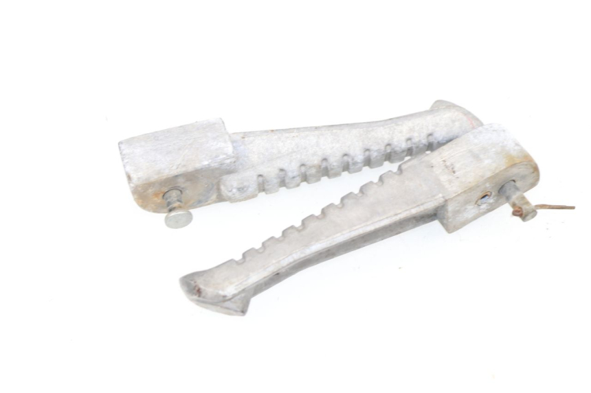 photo de PAIRE CALE PIED ARRIERE YIYING YY T POWER MAX 125 (2006 - 2016) - Zoom état d’usage