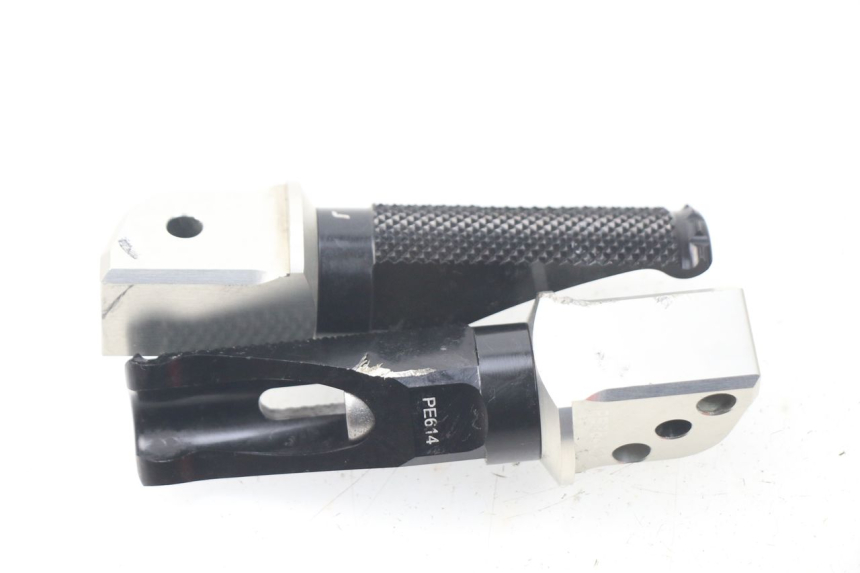 photo de PAIRE CALE PIED ARRIERE KAWASAKI Z Z900 900 (2017 - 2019) - Vue principale