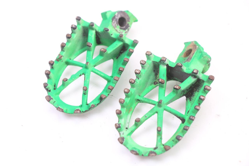 photo de PAIRE CALE PIED AVANT ORION AGB37 CRF1 DIRT BIKE 140 - Vue d’ensemble