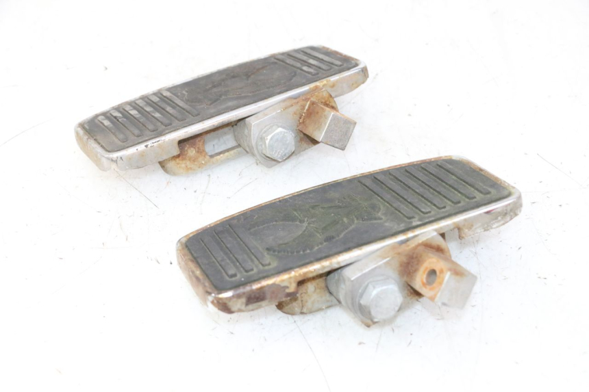 photo de PAIRE CALE PIED AVANT HYOSUNG GV AQUILA 125 (2000 - 2009) - État de surface