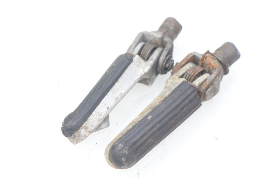 photo de PAIRE CALE PIED AVANT HONDA CBR RR FIREBLADE 900 (1992 - 1994) - Vue principale