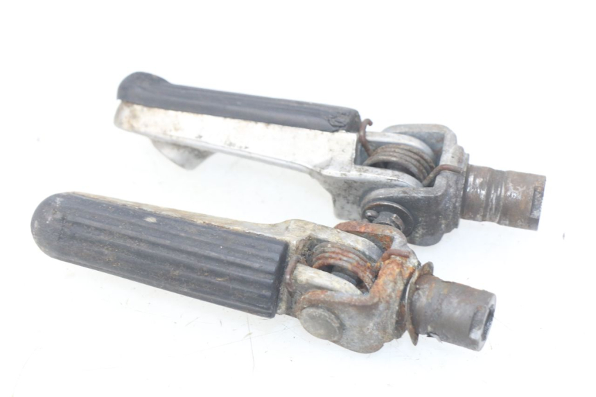 photo de PAIRE CALE PIED AVANT HONDA CBR RR FIREBLADE 900 (1992 - 1994) - Vue d’ensemble