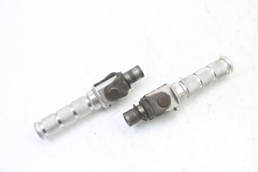 photo de PAIRE CALE PIED AVANT HONDA CBR RR FIREBLADE 900 (1992 - 1994) - Vue principale