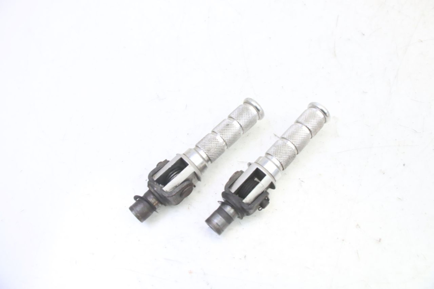 photo de PAIRE CALE PIED AVANT HONDA CBR RR FIREBLADE 900 (1992 - 1994) - Zoom état d’usage