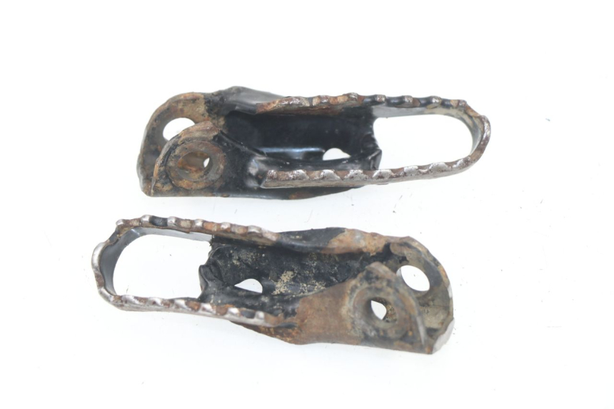 photo de PAIRE CALE PIED AVANT HONDA CR 125 (1989 - 1991) - Autre angle de vue