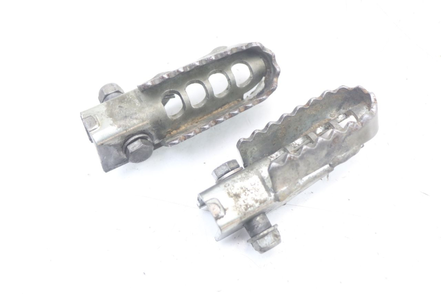 photo de PAIRE CALE PIED AVANT DERBI SENDA SM DRD X-TREME 50 (2011 - 2017) - Détail de la pièce