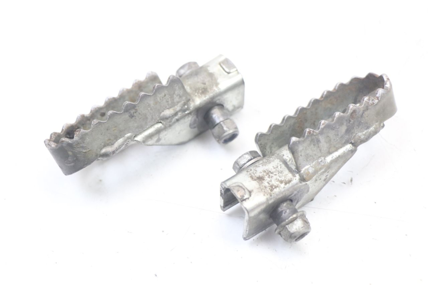 photo de PAIRE CALE PIED AVANT DERBI SENDA SM DRD X-TREME 50 (2011 - 2017) - Zoom état d’usage