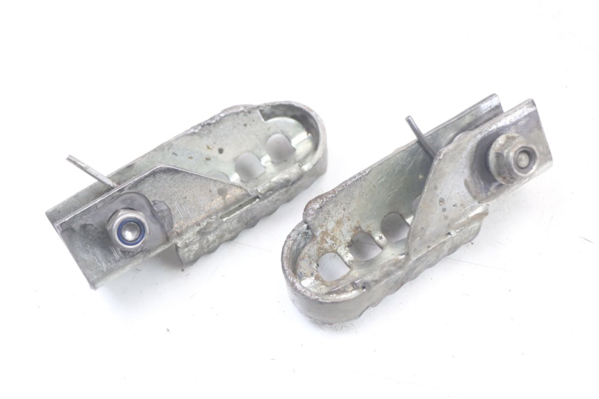 photo de PAIRE CALE PIED AVANT DERBI SENDA SM DRD X-TREME 50 (2011 - 2017) - Gros plan technique