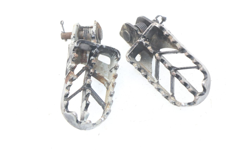 photo de PAIRE CALE PIED AVANT LONCIN DIRT BIKE 125 - Vue principale