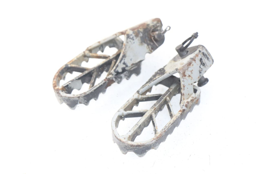photo de PAIRE CALE PIED AVANT LONCIN DIRT BIKE 125 - Zoom état d’usage