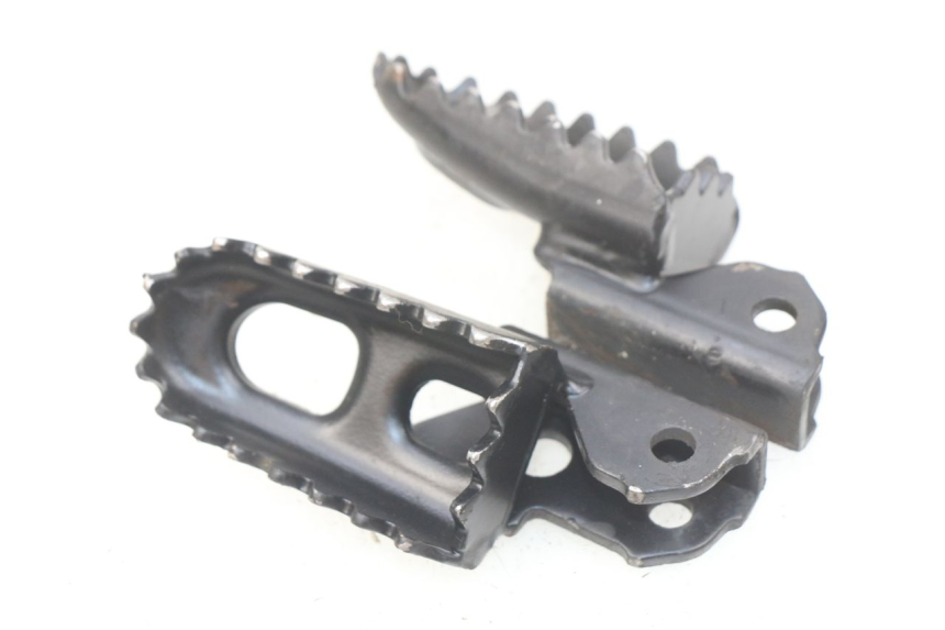 photo de PAIRE CALE PIED AVANT LONCIN DIRT BIKE 125 - Zoom état d’usage