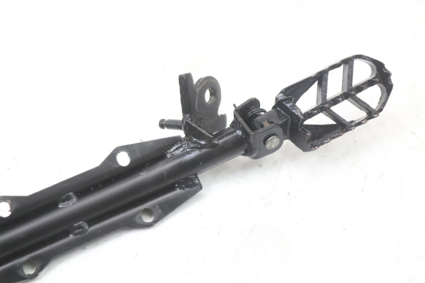 photo de PAIRE CALE PIED AVANT RSR DIRT BIKE 150 - Gros plan technique