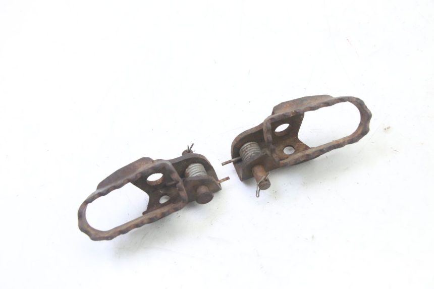 photo de PAIRE CALE PIED AVANT APRILIA ETX 125 (1998 - 2002) - Autre angle de vue