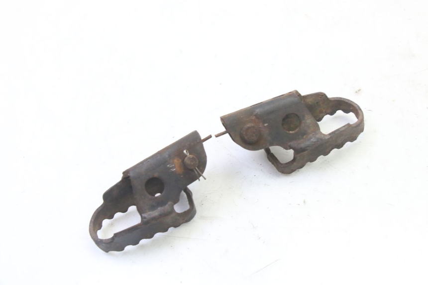 photo de PAIRE CALE PIED AVANT APRILIA ETX 125 (1998 - 2002) - Vue d’ensemble