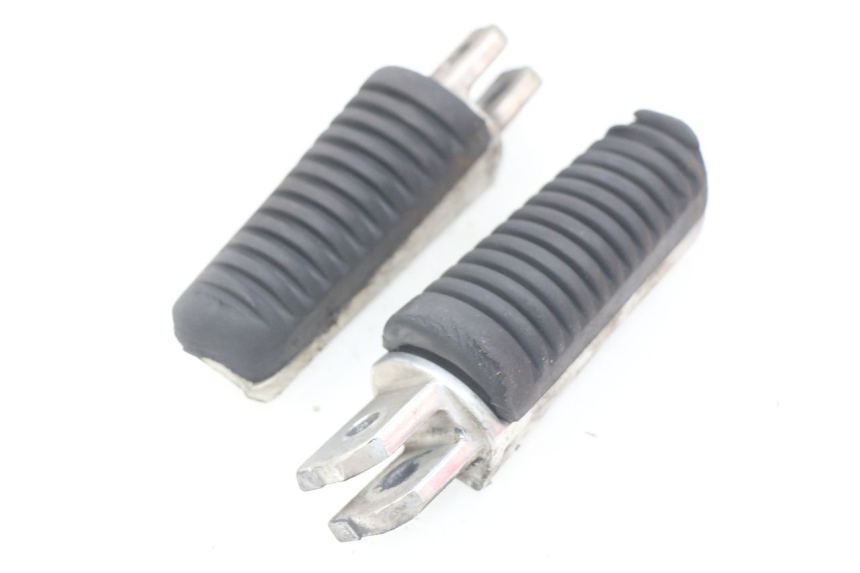 photo de PAIRE CALE PIED AVANT YAMAHA FJR ABS 1300 (2016 - 2020) - Gros plan technique