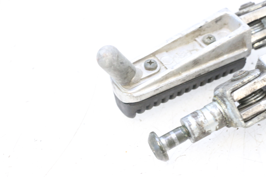 photo de PAIRE CALE PIED AVANT YAMAHA FZS FAZER 600 (1998 - 2001) - Vue d’ensemble