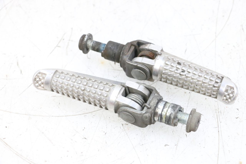 photo de PAIRE CALE PIED AVANT SUZUKI GSXR GSX-R 1000 (2003 - 2004) - Vue principale