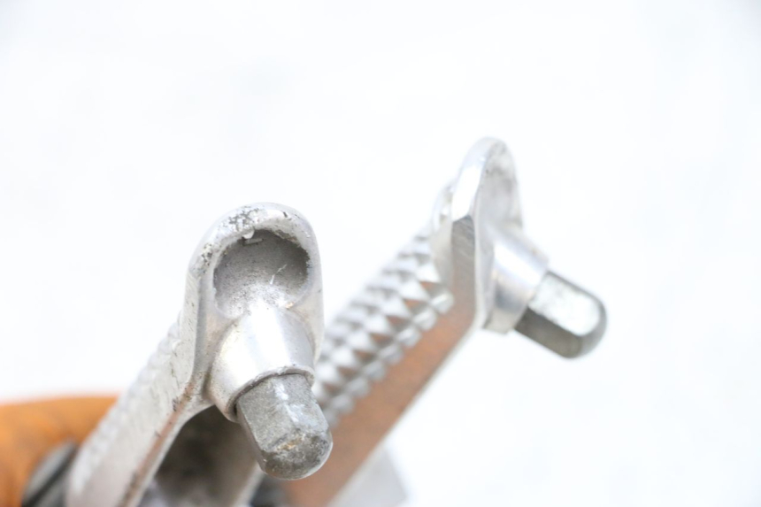 photo de PAIRE CALE PIED AVANT SUZUKI GSXR GSX-R 1000 (2003 - 2004) - Détail de la pièce