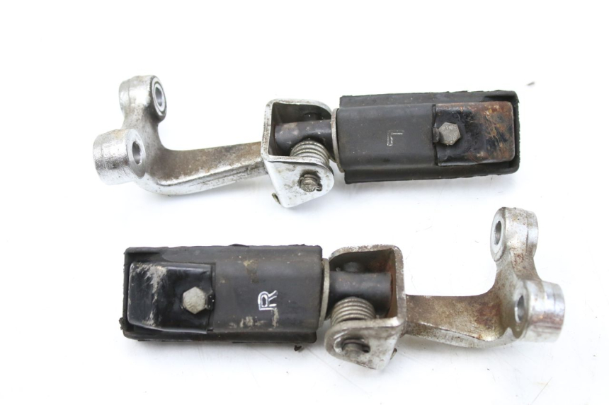 photo de PAIRE CALE PIED AVANT SYM HUSKY 125 (1999 - 2005) - Autre angle de vue