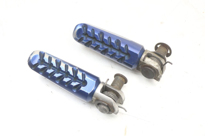 photo de PAIRE CALE PIED AVANT KAWASAKI ZR7 ZR-7 S 750 (1999 - 2004) - Vue principale