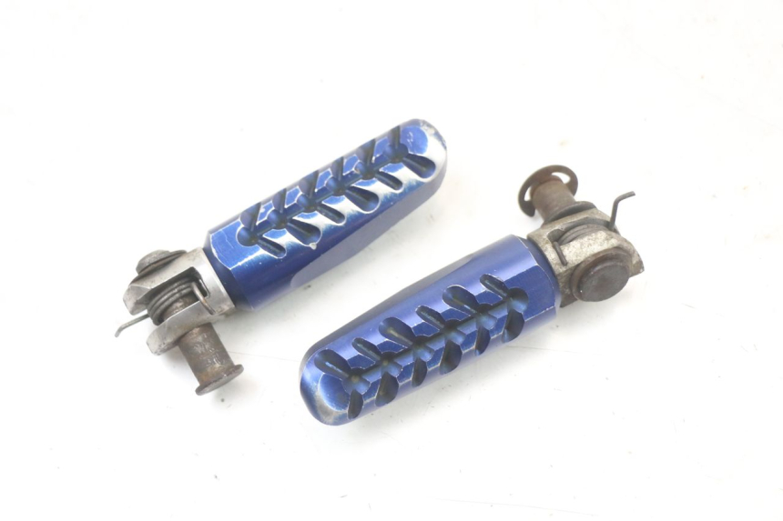 photo de PAIRE CALE PIED AVANT KAWASAKI ZR7 ZR-7 S 750 (1999 - 2004) - Zoom état d’usage