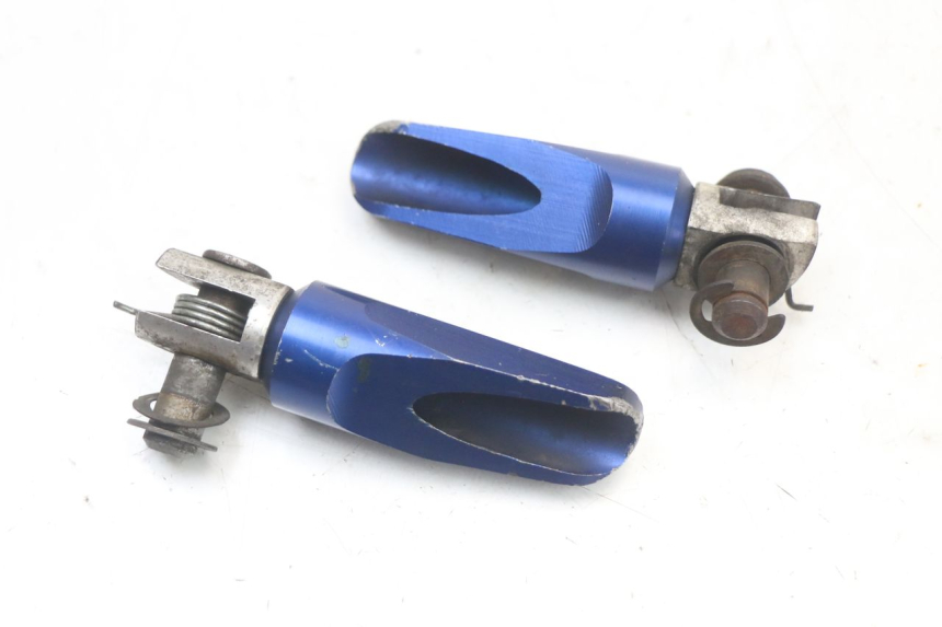 photo de PAIRE CALE PIED AVANT KAWASAKI ZR7 ZR-7 S 750 (1999 - 2004) - Autre angle de vue