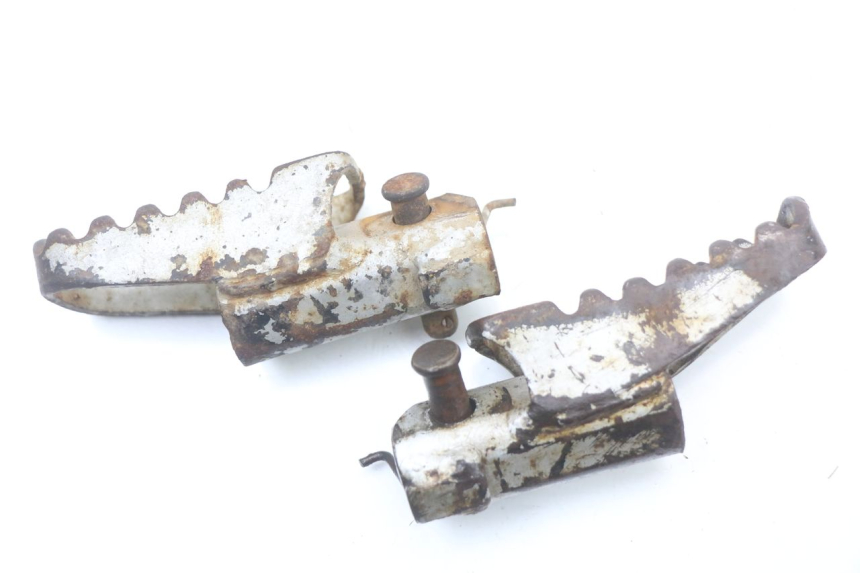photo de PAIRE CALE PIED AVANT KAWASAKI KDX 125 (1990 - 1991) - Détail de la pièce