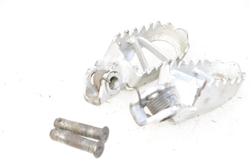 photo de PAIRE CALE PIED AVANT KAWASAKI KX 65 (2000 - 2019) - Vue d’ensemble