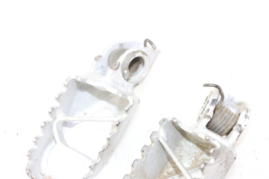 photo de PAIRE CALE PIED AVANT KAWASAKI KX 65 (2000 - 2019) - État de surface