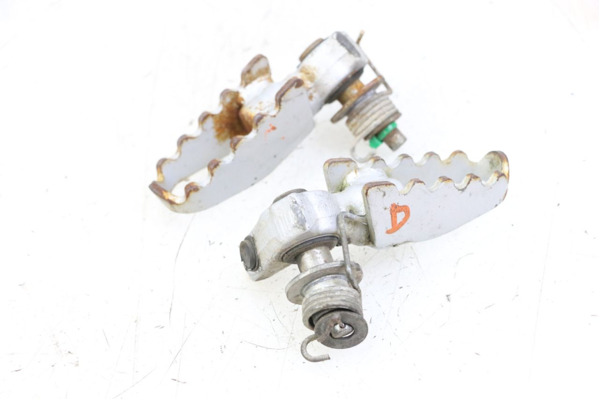 photo de PAIRE CALE PIED AVANT KYMCO STRYKER OFF ROAD 125 (1999 - 2005) - Zoom état d’usage