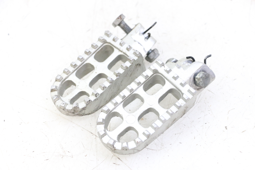 photo de PAIRE CALE PIED AVANT LONCIN DIRT BIKE 125 - Vue principale