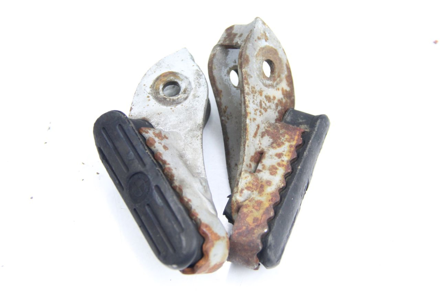 photo de PAIRE CALE PIED AVANT BMW R GS 1200 (2005 - 2007) - Autre angle de vue