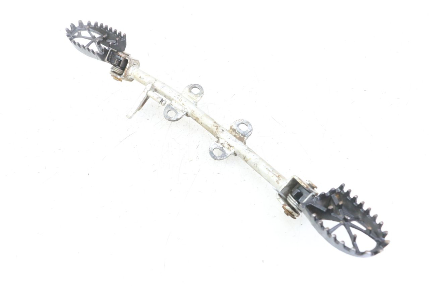 photo de PAIRE CALE PIED AVANT APOLLO RFZ 125 - Gros plan technique