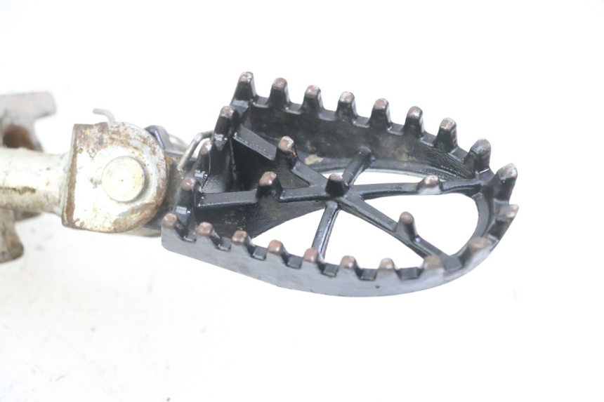 photo de PAIRE CALE PIED AVANT APOLLO RFZ 125 - État de surface