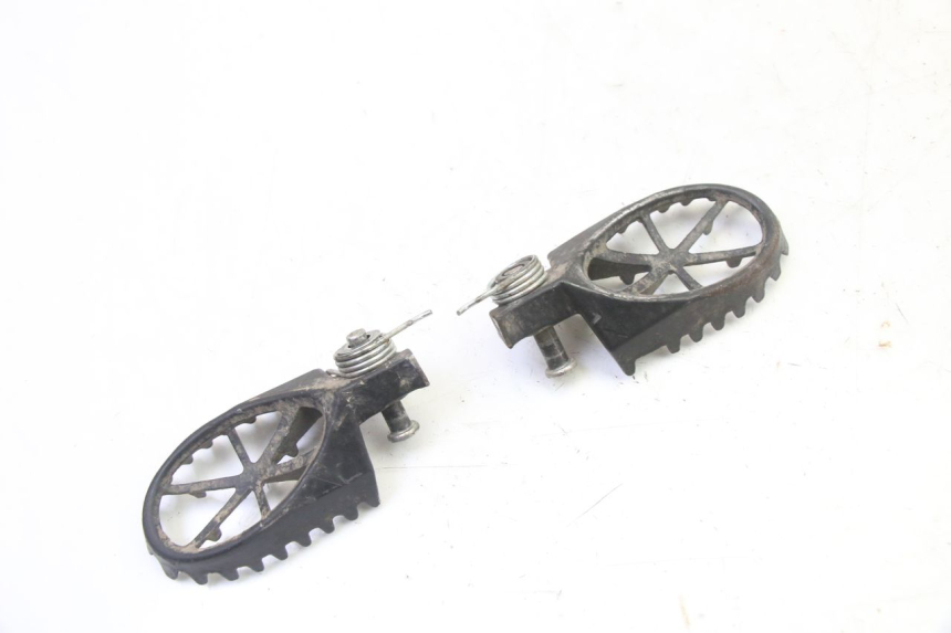 photo de PAIRE CALE PIED AVANT APOLLO RFZ 150 - Gros plan technique