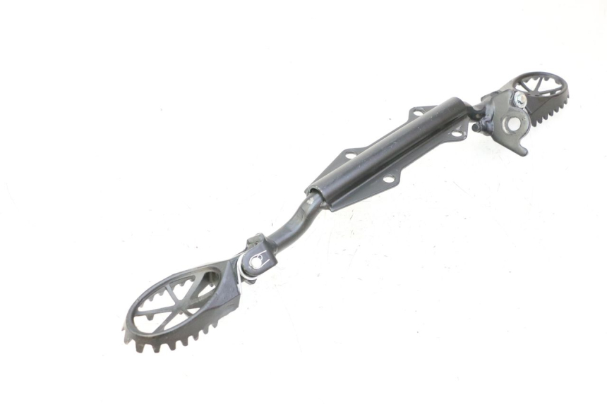 photo de PAIRE CALE PIED AVANT APOLLO RFZ 125 - Autre angle de vue