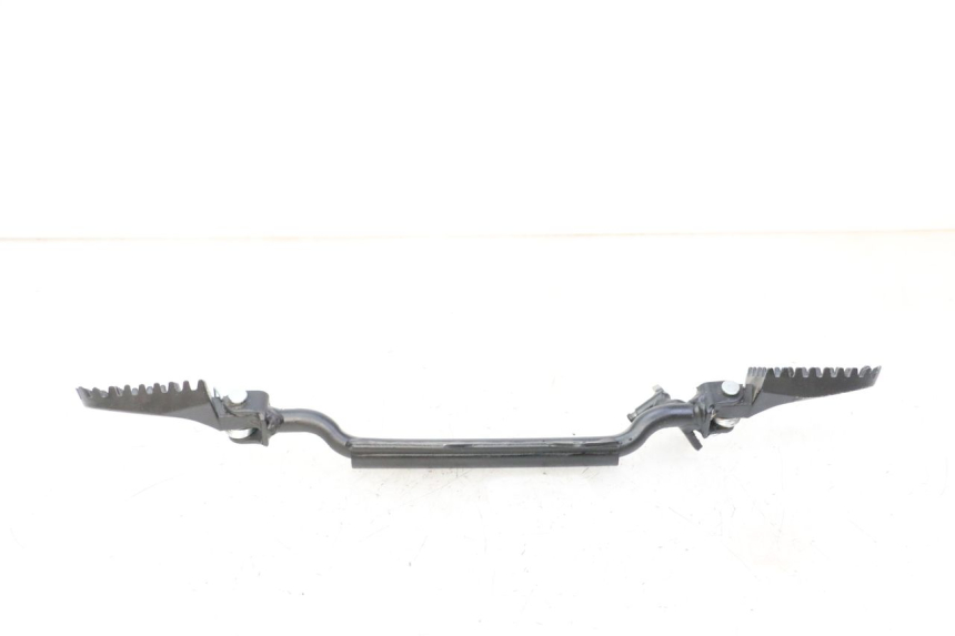 photo de PAIRE CALE PIED AVANT APOLLO RFZ 125 - Points de fixation