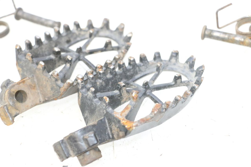 photo de PAIRE CALE PIED AVANT APOLLO RFZ 140 - Détail de la pièce