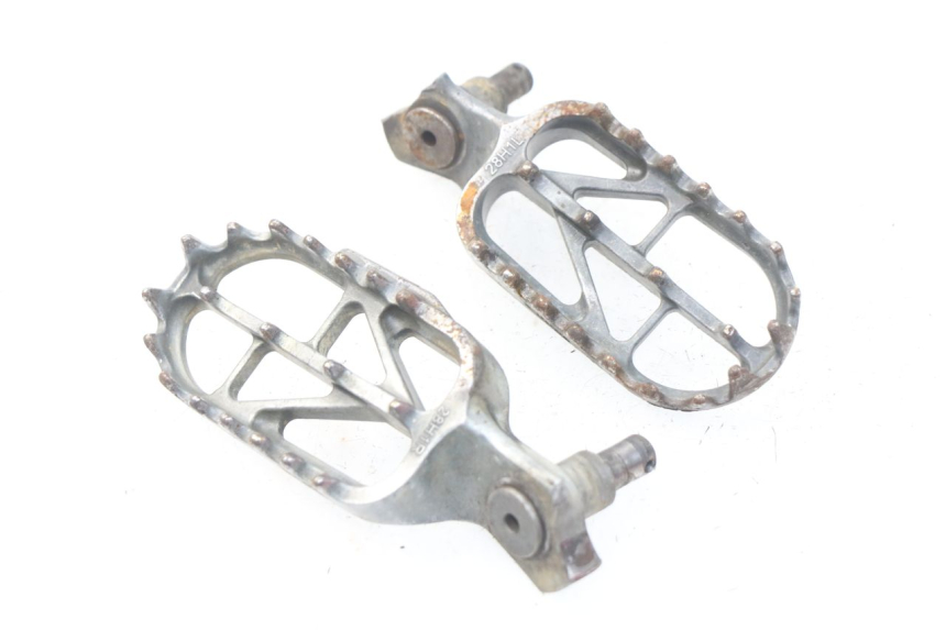 photo de PAIRE CALE PIED AVANT SUZUKI RMZ RM-Z 450 (2008 - 2011) - Vue principale