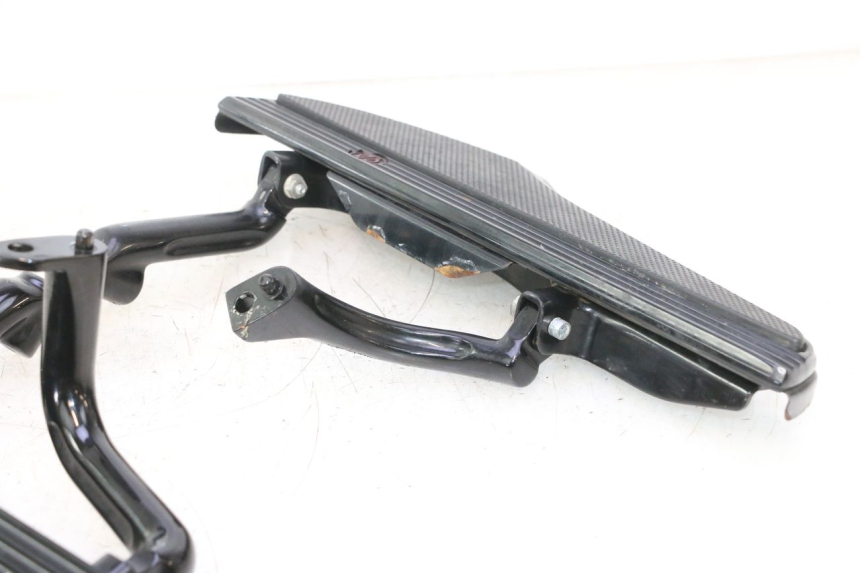 photo de PAIRE CALE PIED AVANT HARLEY DAVIDSON ROAD GLIDE FLTRXSE 1920 (2018 - 2022) - Détails caractéristiques