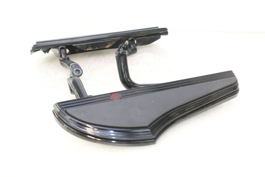 photo de PAIRE CALE PIED AVANT HARLEY DAVIDSON ROAD GLIDE FLTRXSE 1920 (2018 - 2022) - Angle alternatif