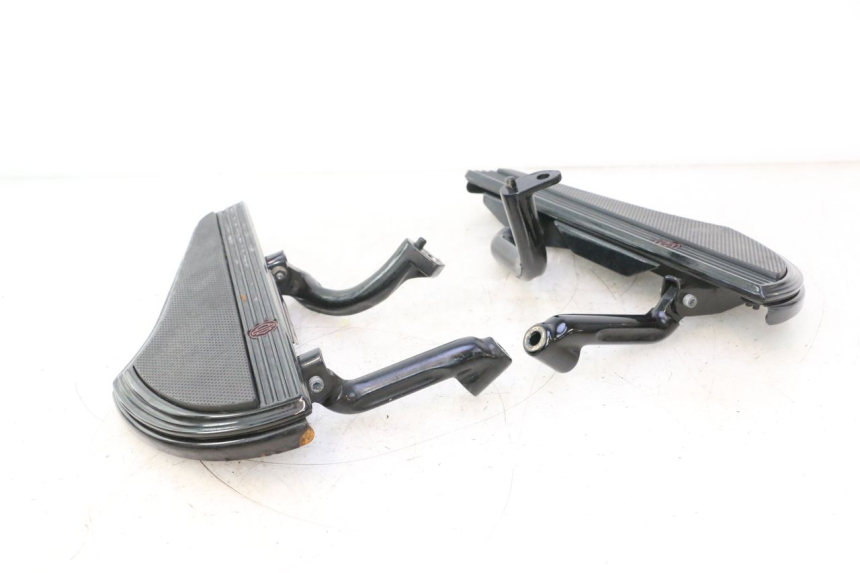 photo de PAIRE CALE PIED AVANT HARLEY DAVIDSON ROAD GLIDE FLTRXSE 1920 (2018 - 2022) - Vue d’ensemble