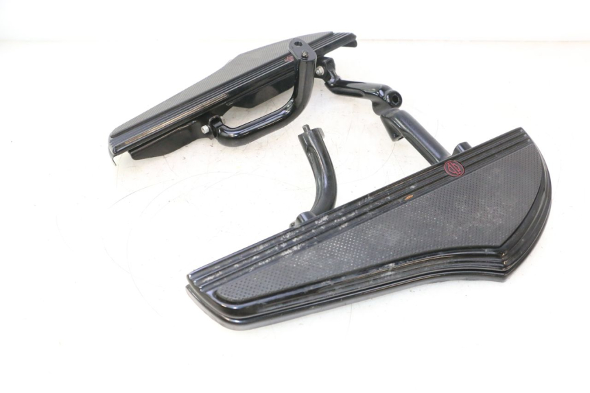 photo de PAIRE CALE PIED AVANT HARLEY DAVIDSON ROAD GLIDE FLTRXSE 1920 (2018 - 2022) - État de surface