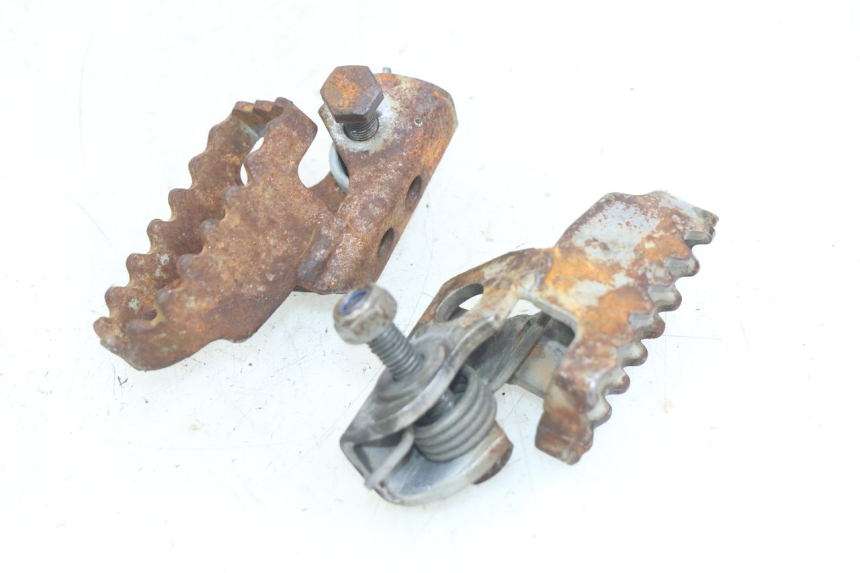 photo de PAIRE CALE PIED AVANT SHERCO SM-R 50 (2018 - 2021) - Zoom état d’usage