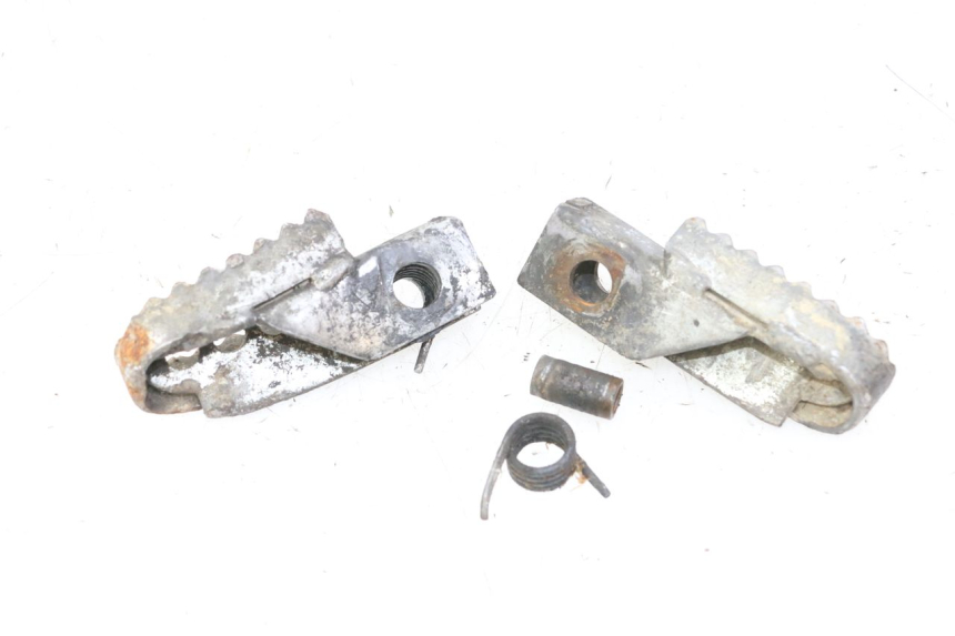 photo de PAIRE CALE PIED AVANT GILERA SMT SUPERMOTARD 50 (2009 - 2017) - Points de fixation