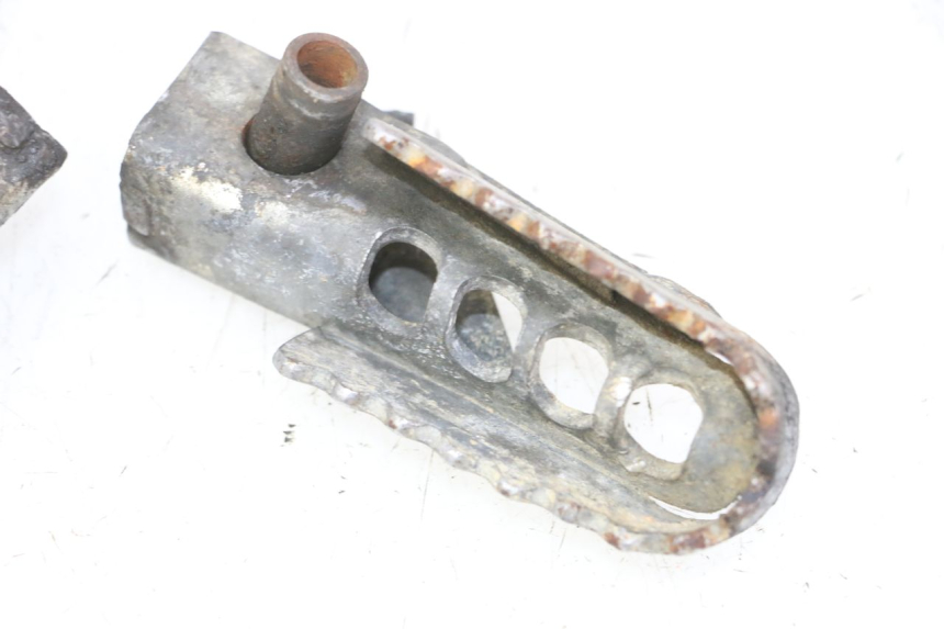 photo de PAIRE CALE PIED AVANT GILERA SMT SUPERMOTARD 50 (2009 - 2017) - Pièce contrôlée