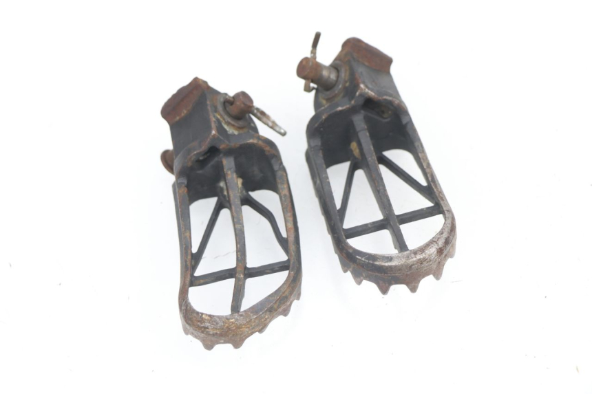 photo de PAIRE CALE PIED AVANT KTM SX 65 (2009 - 2015) - Gros plan technique